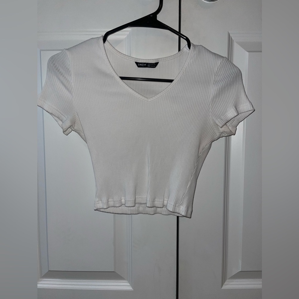 Women’s white top